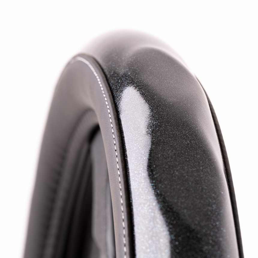 Оплётка руля AUTOPROFI из экокожи AP-1933 BK/BK (M)