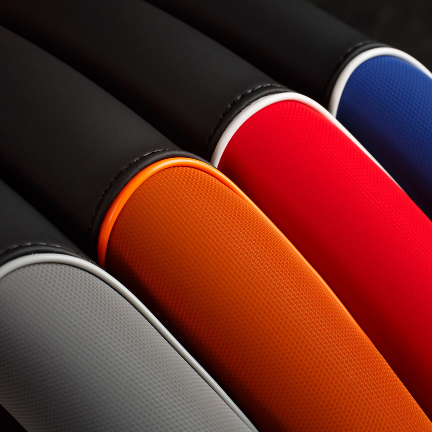 Оплётка руля AUTOPROFI софттач, синтетический нубук AP-2021 BK/BR (M)