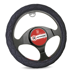 Спонжевая оплетка руля AUTOPROFI SP-9020 BK (XL) Спонжевая оплетка руля AUTOPROFI SP-9020 BK (XL)