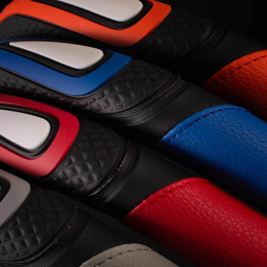 Кожаная оплётка на руль Car Performance с 3D вставками CP-2052 BK/GY (M)