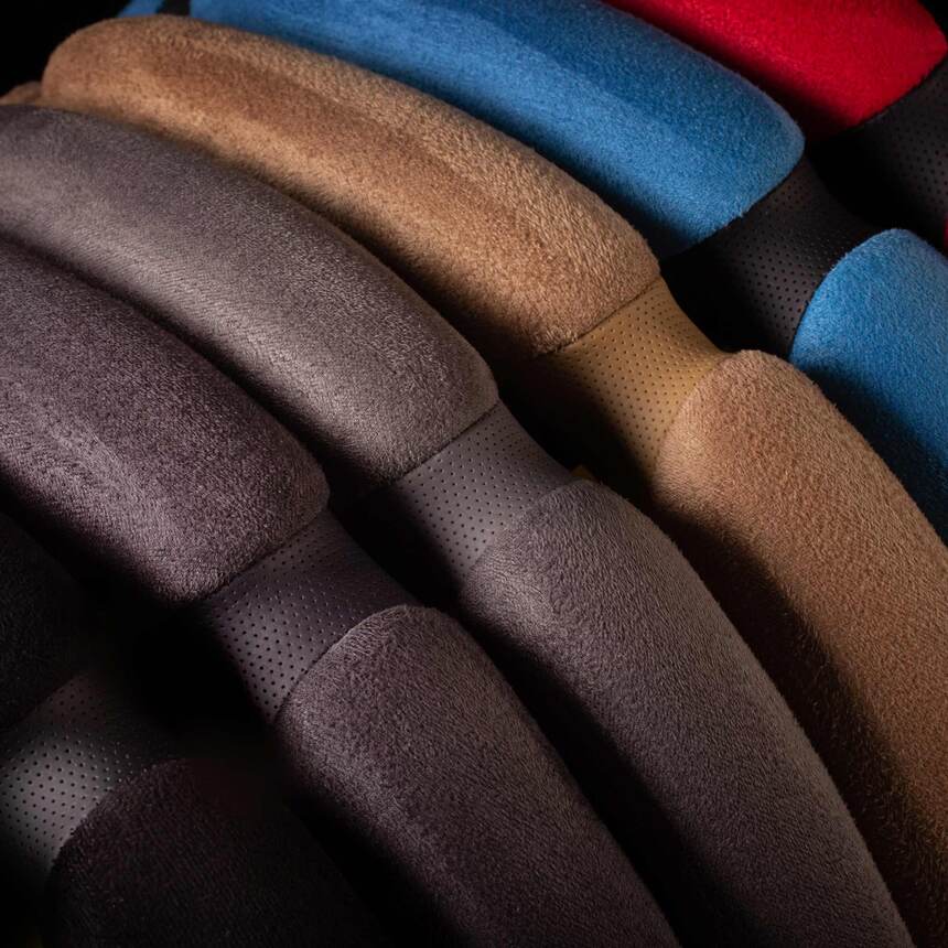 Спонжевая оплётка на руль Car Performance, алькантара/экокожа CP-5026 BK (S)