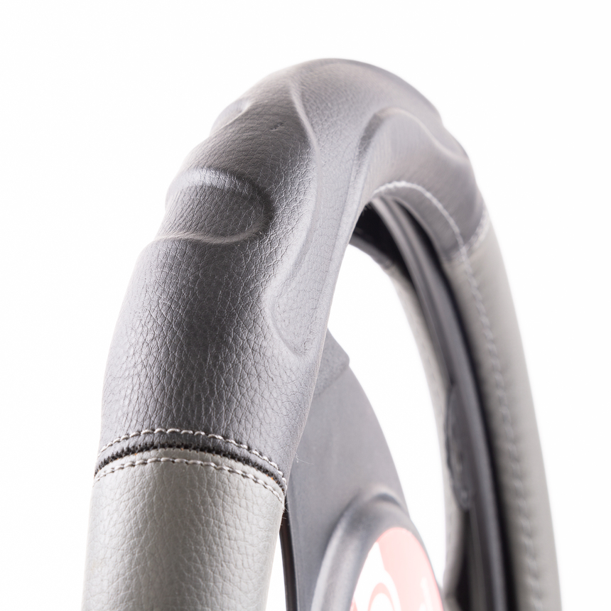 Оплётка руля AUTOPROFI из экокожи AP-1946 BK/D.GY (M)